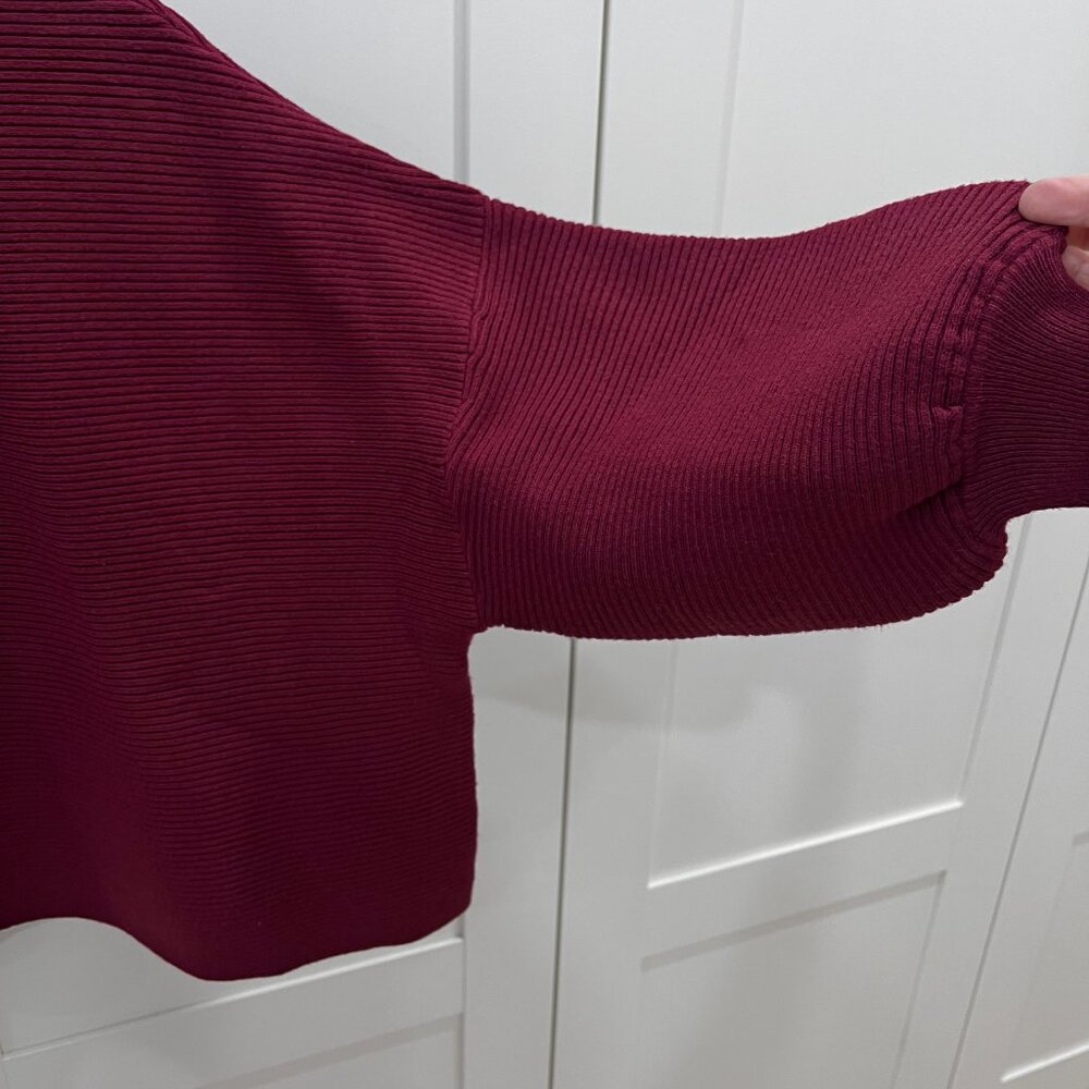 Avara Sweater - Picture 3 of 11
